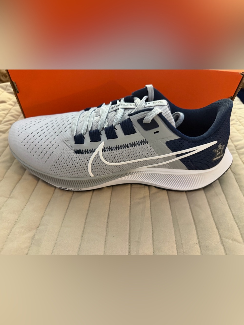 Nike Air Zoom Pegasus 38 Dallas Cowboys Men’s 9.5 Gray Navy DJ0822-001 NEW